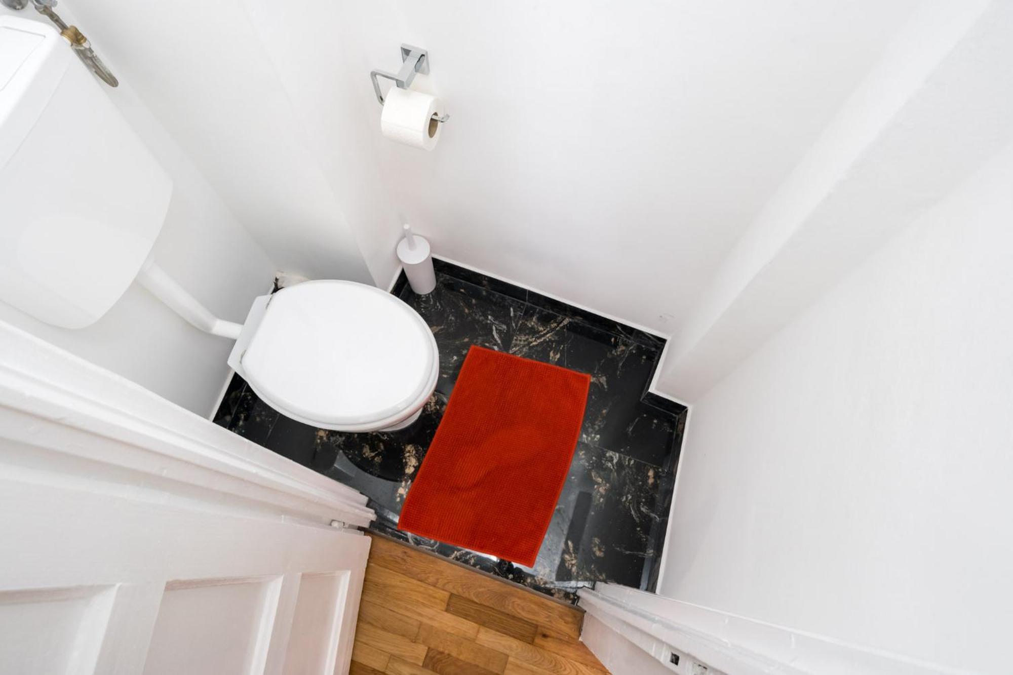City View Apartment With Private Balcony บูคาเรสต์ ภายนอก รูปภาพ